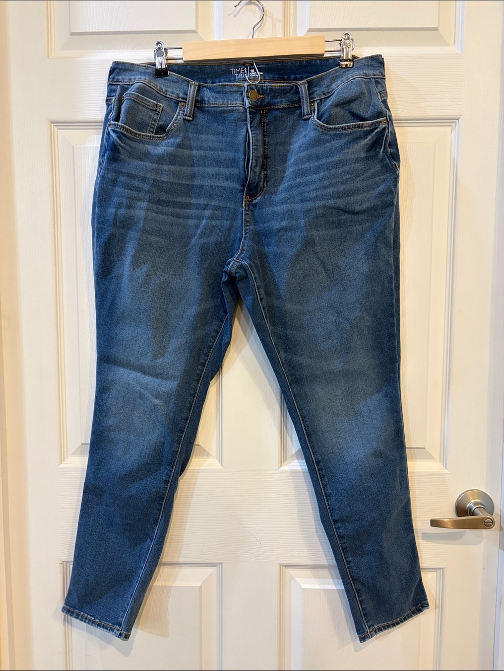 Time and Tru Women's Skinny Jeans in Medium Blue Wash